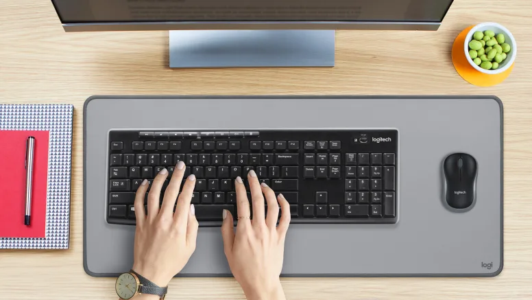 Mouse &oacute;ptico inal&aacute;mbrico del combo Logitech MK270 con dise&ntilde;o ergon&oacute;mico ambidiestro