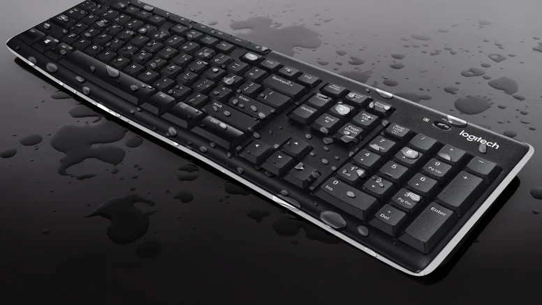 Empaque del combo Logitech MK270 con teclado inal&aacute;mbrico y mouse &oacute;ptico incluidos