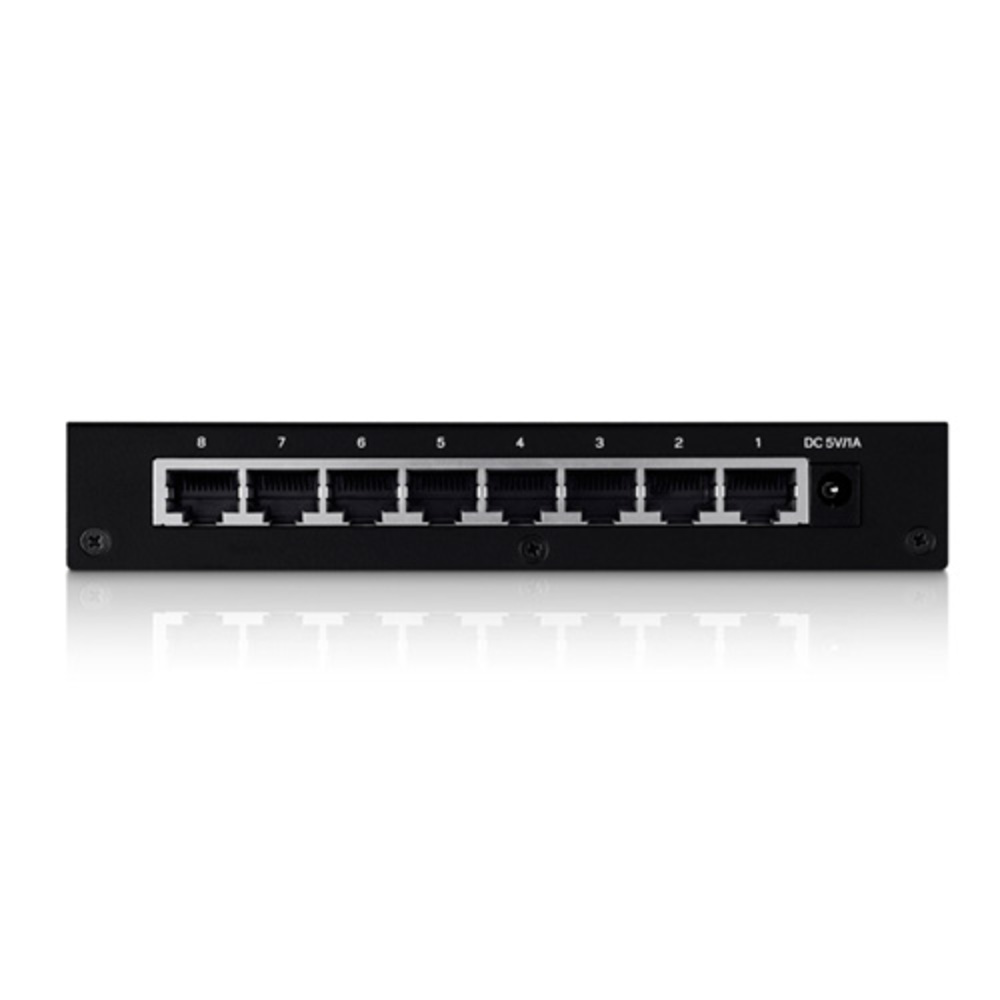 Vista detallada de los puertos RJ-45 del Switch Linksys SE3008 que soportan 10/100/1000 Mbps.