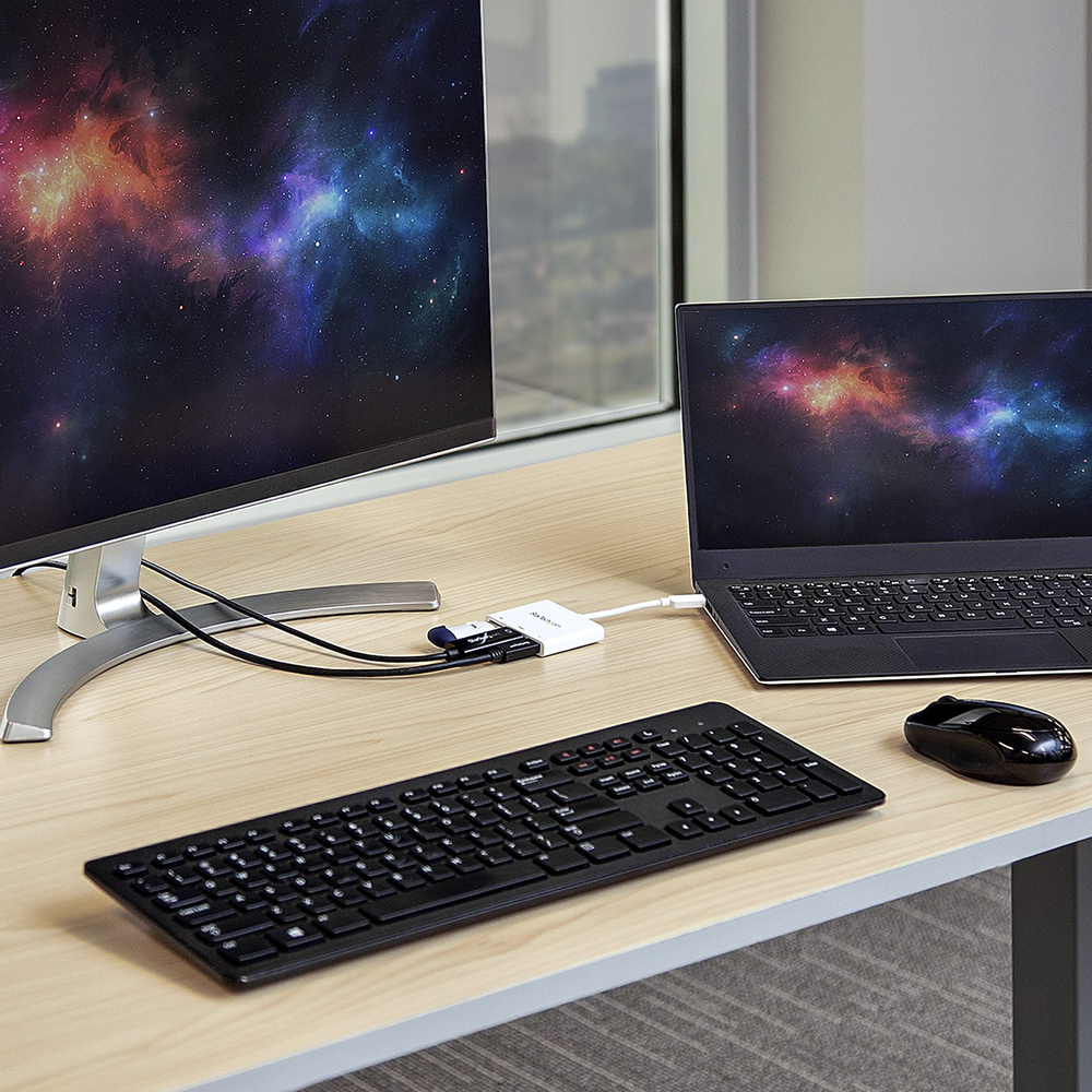 Adaptador con cable USB-C conectado