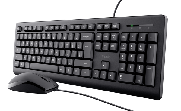 Vista frontal del combo teclado + mouse de Trust con fondo blanco.