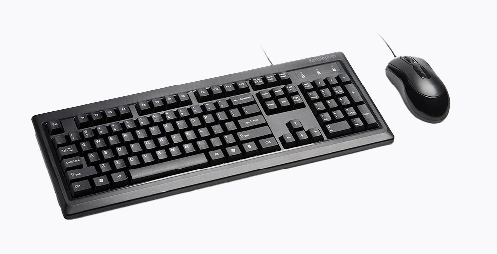 Imagen frontal del combo + teclado en un fondo blanco