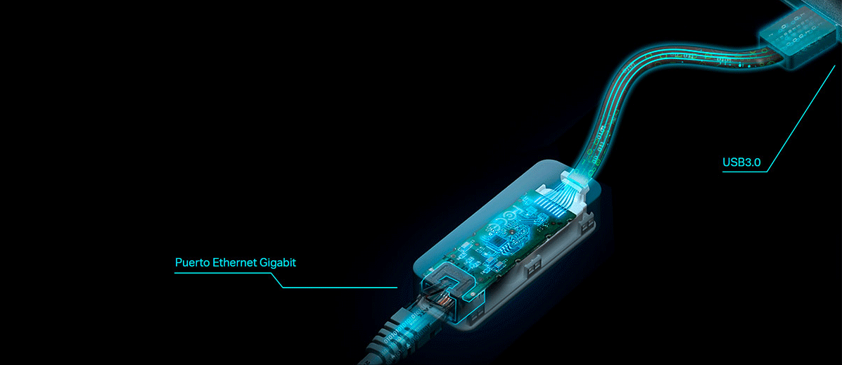 Adaptador TP-Link UE306 conectado a un puerto USB, demostrando facilidad de uso plug and play
