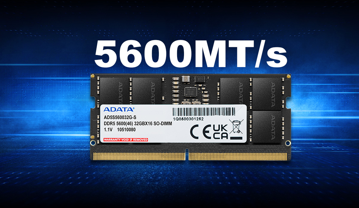 Memoria RAM DDR5 SODIMM de 16GB para notebook vista en &aacute;ngulo frontal.