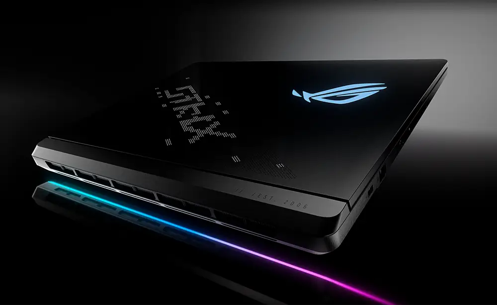 Pantalla OLED del Notebook ASUS U9 ARL HX con colores vibrantes y resoluci&oacute;n n&iacute;tida