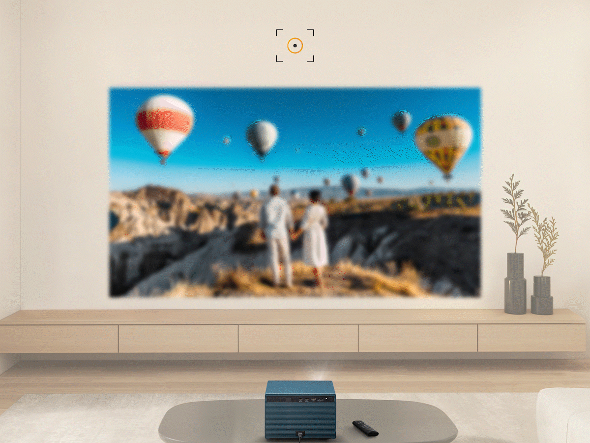 Imagen simulada animada que destaca funcionamiento de enfoque autom&aacute;tico del Proyector LED LX60HD