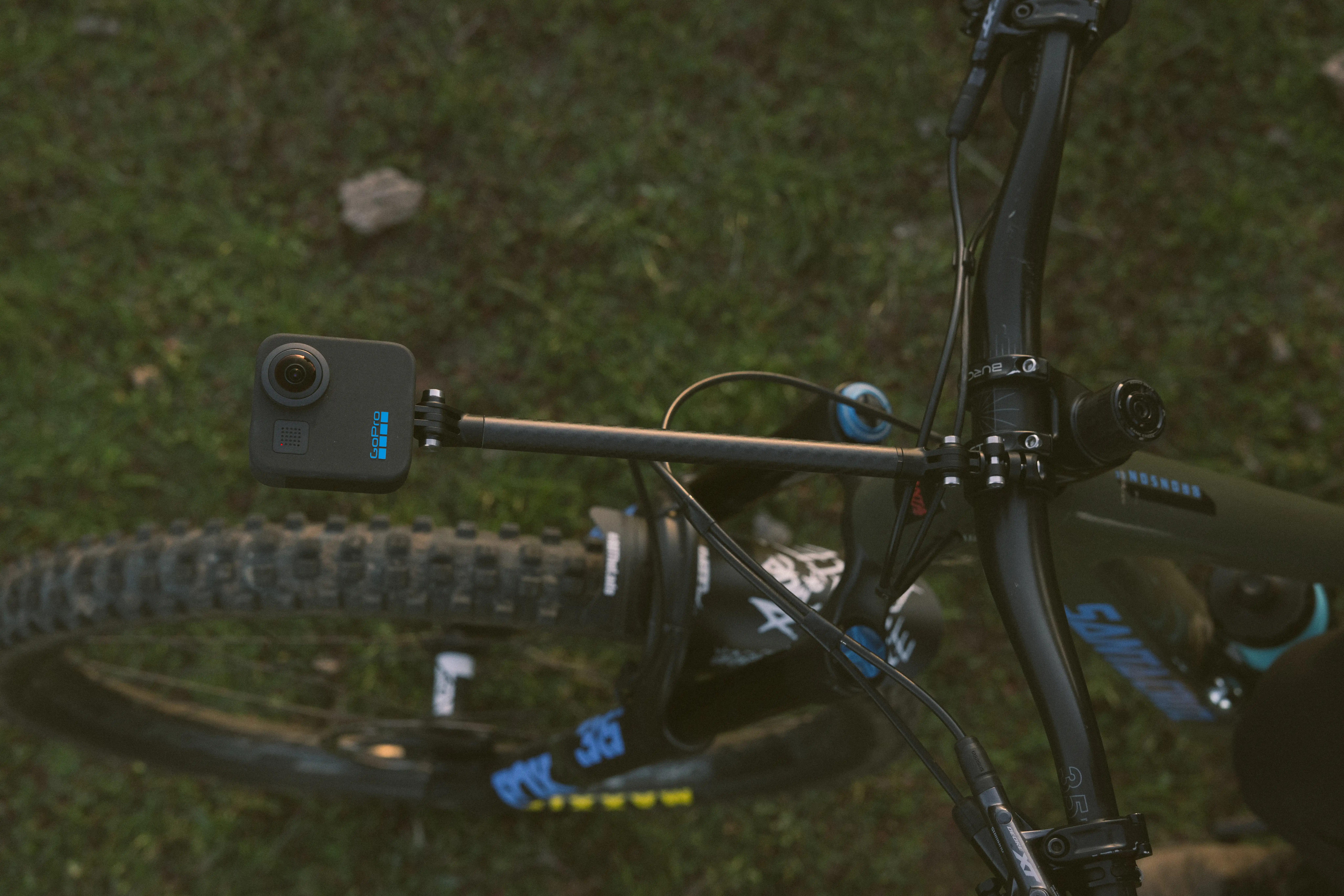GoPro Hero Max 360 grados capturando contenido en exteriores con lente gran angular