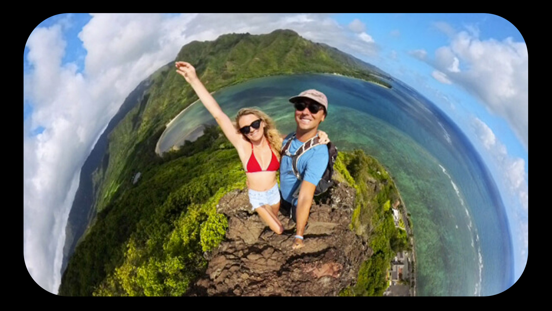 Vista trasera de la c&aacute;mara Insta360 X3 mostrando pantalla t&aacute;ctil