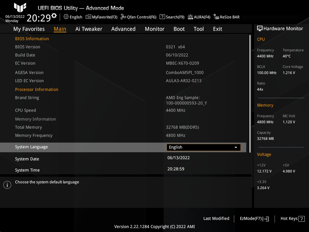 Interfaz de la UEFI BIOS de ASUS, mostrando la opci&oacute;n de Modos EZ y Avanzado para la configuraci&oacute;n del sistema.