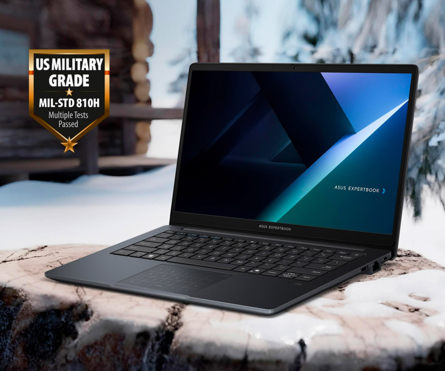 Notebook ASUS ExpertBook vista trasera con puertos de conexi&oacute;n y chasis compacto para uso corporativo