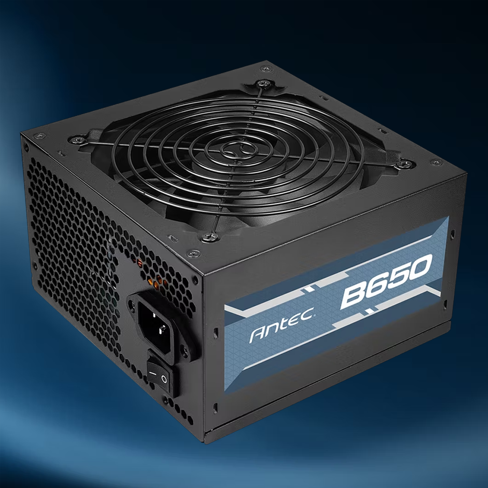 Detalle del ventilador silencioso y cableado plano de la fuente Antec