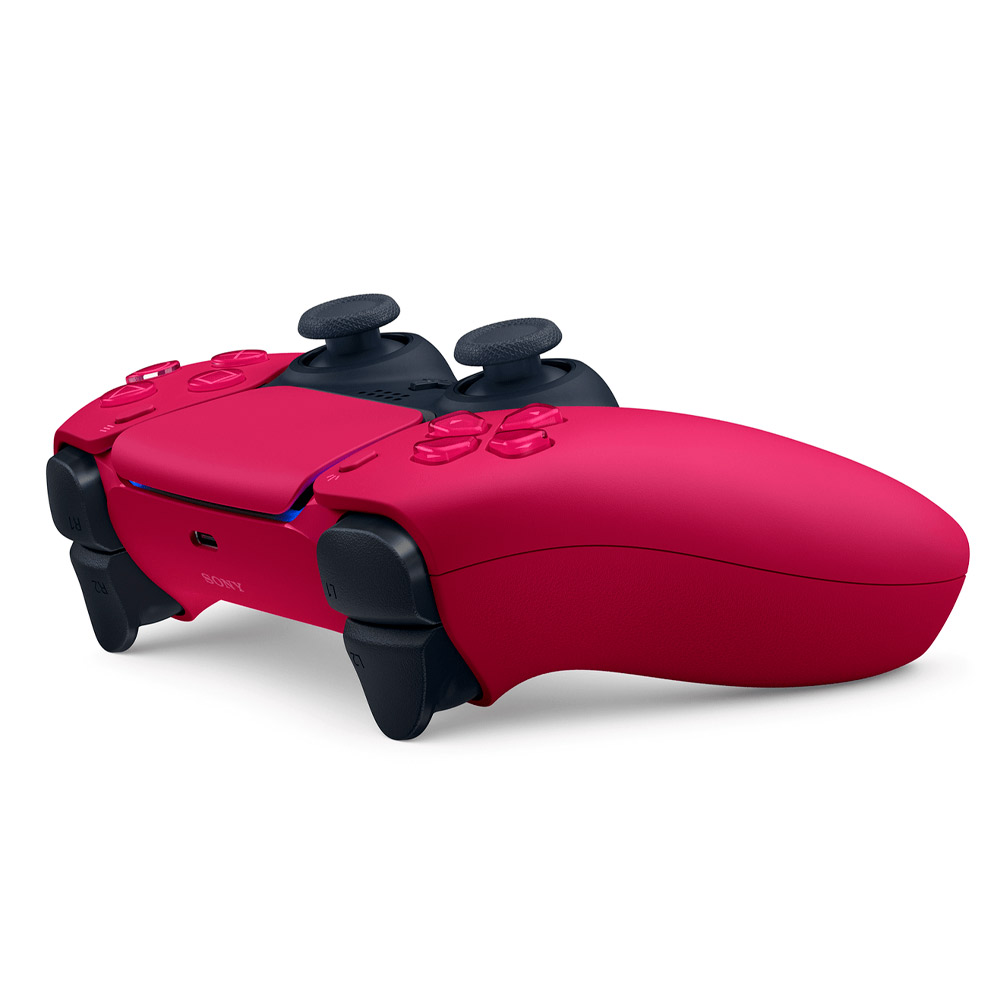 Detalle de los gatillos adaptativos y botones del DualSense Cosmic Red