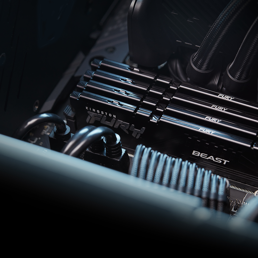 Detalle del dise&ntilde;o del disipador de calor de bajo perfil de la memoria FURY Beast