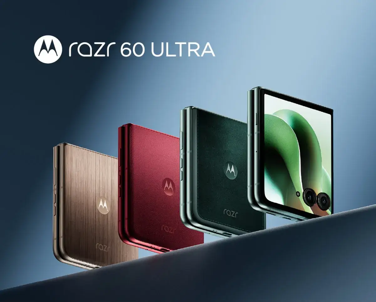Smartphone Motorola Razr 50 Ultra plegable en color verde con acabado de cuero vegano
