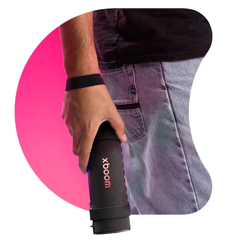 Parlante LG xboom Grab con dise&ntilde;o ergon&oacute;mico y correa de transporte