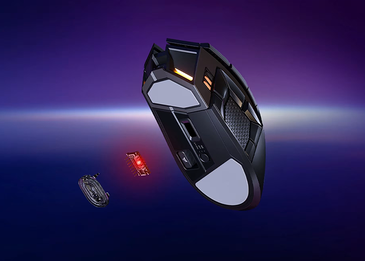 Vista en perspectiva elevada que resalta todos los botones programables del chasis superior y lateral, mostrando c&oacute;mo el dise&ntilde;o ergon&oacute;mico se adapta a la forma natural de la mano para largas sesiones de juego.