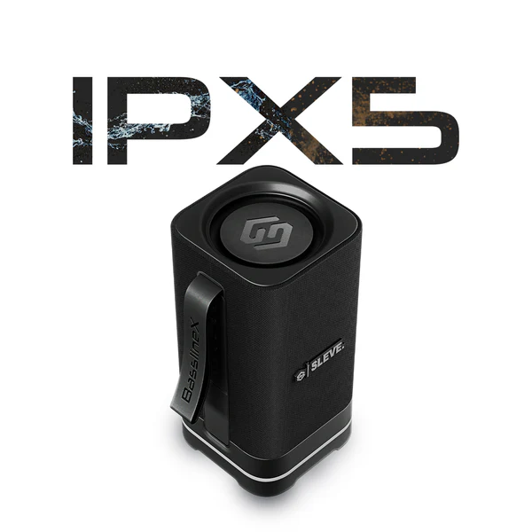 Vista superior en &aacute;ngulo de parlante Bassline X Mini destacando su durabilidad gracias a resistencia certificada IPX5