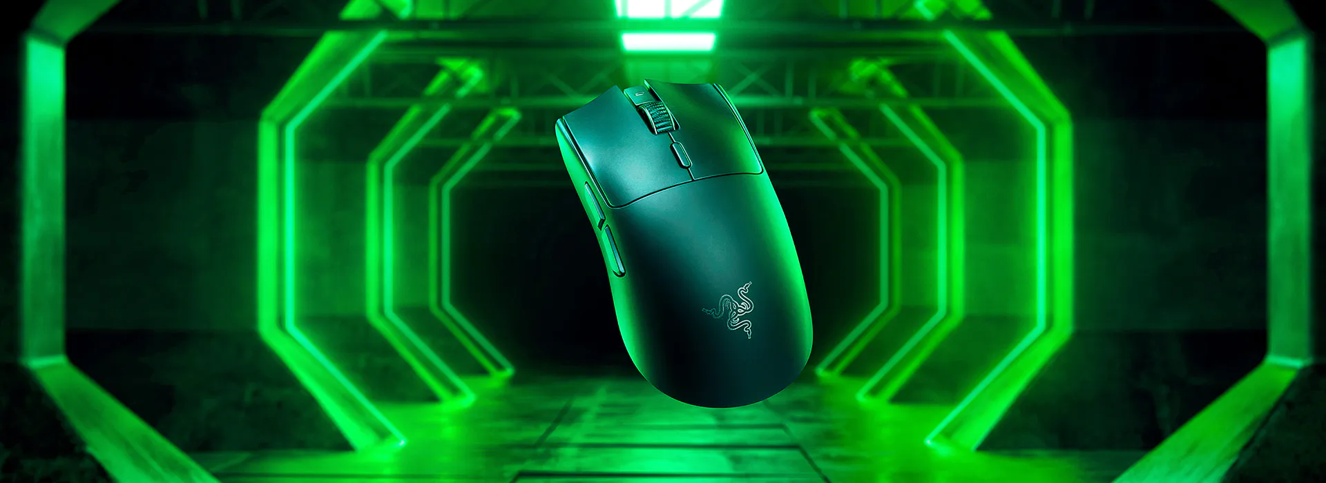 Mouse gamer Razer ergon&oacute;mico con iluminaci&oacute;n RGB y dise&ntilde;o para juegos competitivos