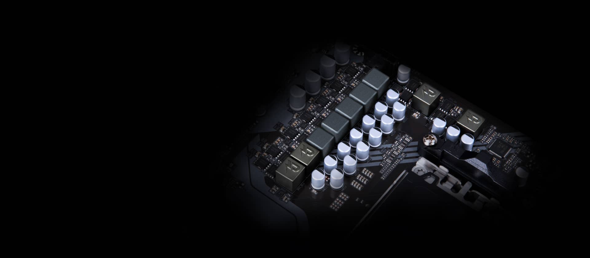 Vista superior de placa madre AMD para gaming con puertos PCIe y dise&ntilde;o ATX moderno