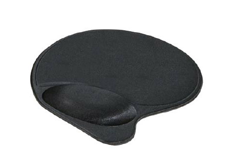 Pad mouse ergon&oacute;mico negro con apoyo de mu&ntilde;eca de gel y base antideslizante, vista frontal.